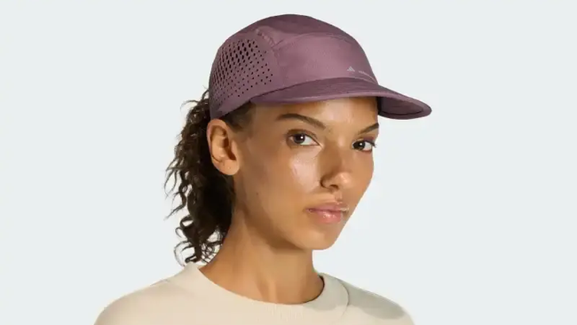 5 Topi Liburan Stylish Anti Panas untuk Tampil Nyaman